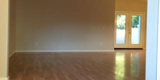 510 E Kent Avenue Gallery 9