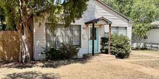 Adorable 3/2 with 2 Living Areas Close to Tech and Medical District! Gallery 3