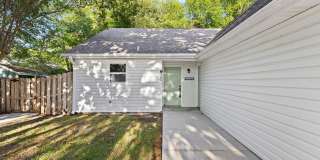 3 Bedroom Home in Wilmington with a fenced yard and garage! Gallery 3