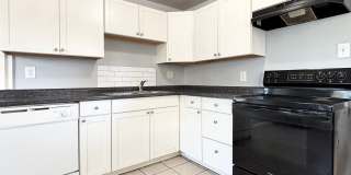 Cozy Rambler with Huge Yard! Gallery 19