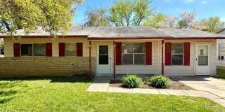 Cozy & Convenient – 3 Bedroom Home Near Shopping & Highways! Gallery 1