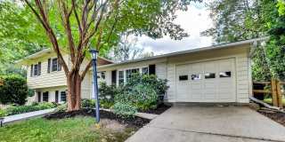 Nice SF 4bed+ 3 bath / close to Metro Gallery 1