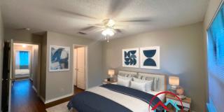 Available Now: 3 bedroom, 2.5 Bath Duplex with Garage and Fenced Yard Gallery 12