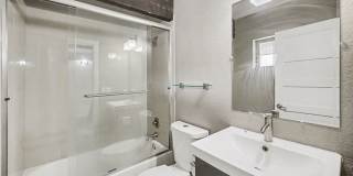 Stunning Luxury Home in Sunnyside **Move-In Special** Gallery 18