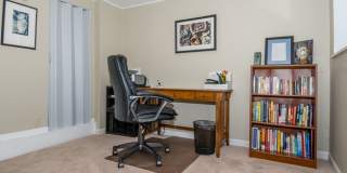 Trailside Living: 5BR Home Steps from Sanitas & Pearl Street Gallery 19