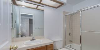 2BR/2.5BA Townhouse with Bay Views + 3 Decks | 2-Car Garage | San Carlos | YouTube Tour Gallery 39