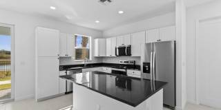 4404 Longwood Lake Square Gallery 14