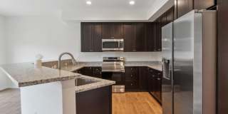 Spacious & Bright 3bd/2.5 brick front TH in Sterling, VA! Gallery 4