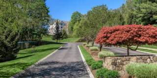 Knoll Crest Gallery 31