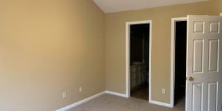Townhome just minutes to Gate 2. Gallery 30