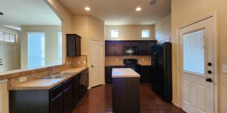 Two Story 3/2.5/2 Duplex close to Creekside Shopping and Entertainment! / Fridge / Fenced in yard /CISD Gallery 11