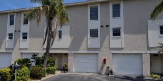 3 BR 2.5BA Remodeled Townhome in Treasure Island, FL 3 BR 2.5BA Remodeled Townhome in Treasure Island, FL Gallery 1
