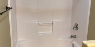 Beautiful West Side 3 Bed/2.5 Bath Townhome! Gallery 22