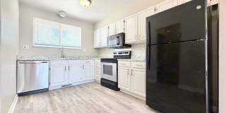 Bright and Spacious Lakewood Duplex Available for Immediate Rental!!! Gallery 2