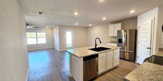 Spacious Modern Home w/Great Community Amenities! *1/2 OFF Security Deposit for A-D Military!* Gallery 12