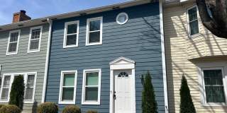 Well appointed 2 bed, 2.5 bath Townhouse Gallery 1