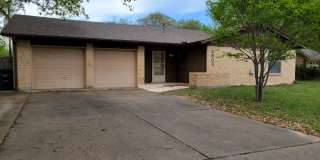 College Station - 3 bedroom / 2 bath / 2 car garage house with fenced in back yard. Gallery 1