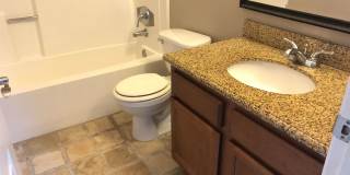 Super Cute and Close to Lake! Ready for Immediate move in! Gallery 10