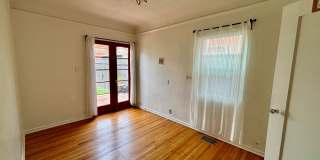 Beautiful 2 bed 1 bath home in University Heights Gallery 16