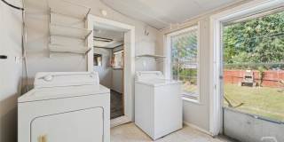 742 E Park Avenue Gallery 33