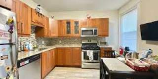 Luxury Apt in Perfect Brookline Location!  Laundry in Unit! Pro Managed Gallery 4