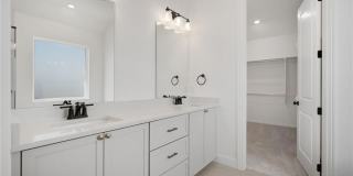 7627 Woodbine LN Gallery 21