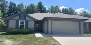 Single Level 2 Bed | 2 Bath | 2 Car Garage Attached Villa in Blue Springs Gallery 3