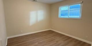 Updated Churchill 3 bedroom 2 bathroom Home Gallery 15