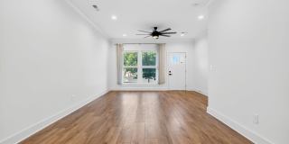 413 Lellyett Street Gallery 14