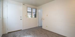 $2400 / 2 Bed / 1 Bath / 2 Parking IN KALIHI Gallery 5