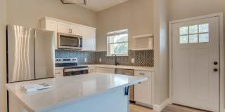 203 S L St Gallery 11