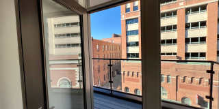 725 W Pratt Gallery 104