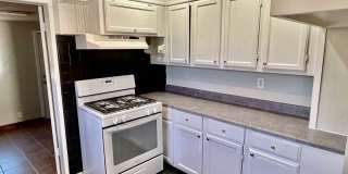 Great 3 Bedroom 1 Bathroom Home Near the Fairgrounds! Gallery 5