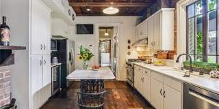 1404 PRYTANIA Street Gallery 15