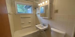 1906 E. Maxwell Gallery 15