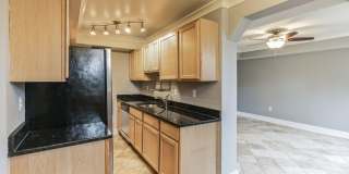 Cozy & bright 1 Bd/1Bth condo in Brookland House Condominium! Gallery 8