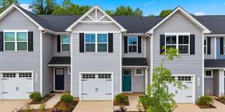 Modern 3 Bed 2.5 Bath Townhome in Bear Park Community Gallery 1