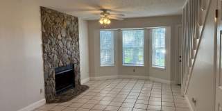 2bd 1.5ba Townhouse w/ Bonus Rm & Deck Gallery 4
