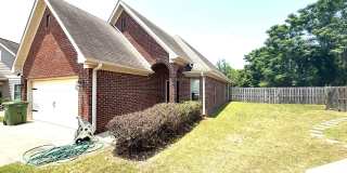 **3 Bed 2 Bath With a Garage In Park Lake** Call 334-366-9198 to schedule a self tour Gallery 1