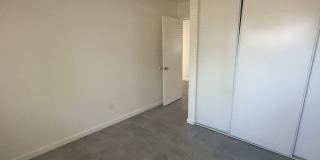 24245 Powell Place Gallery 16