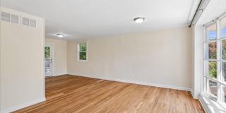Perfectly Located Single Family Home in Silver Spring Gallery 6