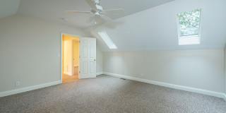Black Mountain Townhouse Rental! Gallery 37