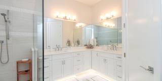 ****DOWNTOWN NAPLES*** SEASONAL***BEAUTIFUL VILLAS NAPOLI****NOW AVAILABLE*** Gallery 38