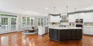 7351 NICOLE MARIE Court Gallery 6