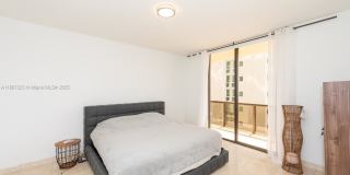 16275 Collins Avenue Gallery 5