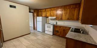 Duplex close to downtown Springdale, walking distance to fast food and medical Gallery 4