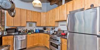 400 S Green Street Gallery 7