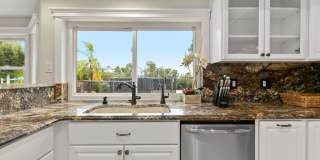 Spacious and Bright Furnished 4 Bedroom Home in Gated Community Gallery 18