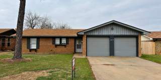 Lovely home in Expressway Village offering 3 bedrooms and a Jack  Jill bathroom. Gallery 1