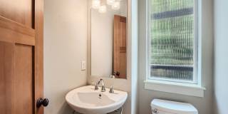 Charming three-level Townhome available for immediate move in. Charming three-level Townhome available for immediate move in. Gallery 4